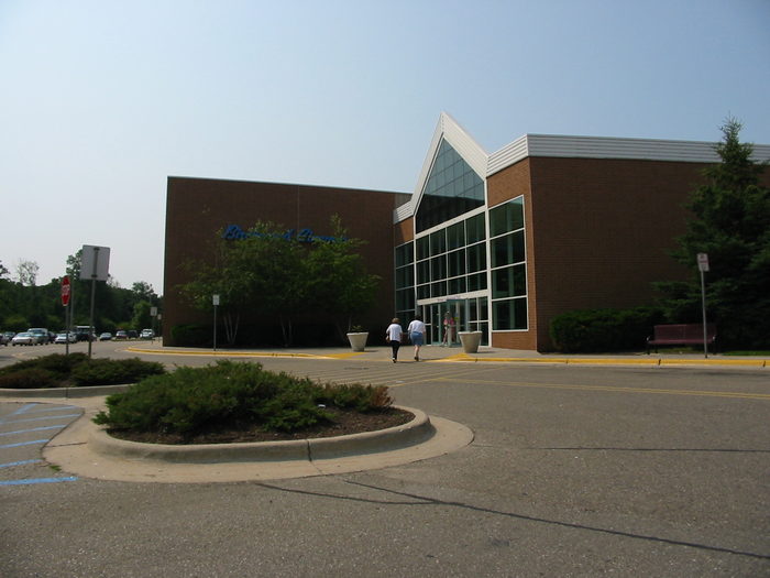 AMC Birchwood 10 - June 2002 (newer photo)